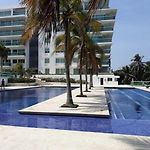Vista directa al mar con amplia terraza y 3 habitaciones