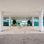 Vista directa al mar con amplia terraza y 3 habitaciones