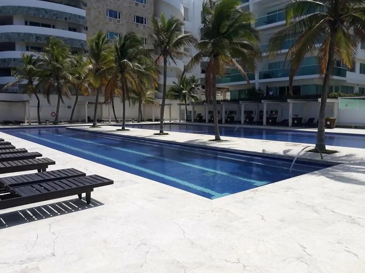 Apartamento Vista Directa Al Mar Con Amplia Terraza Y 3 *