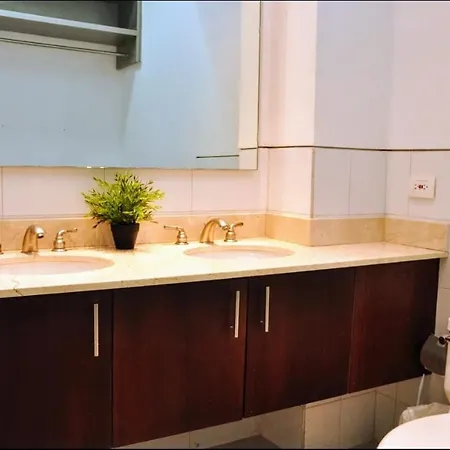 Vista Directa Al Mar Con Amplia Terraza Y 3 Apartamento *