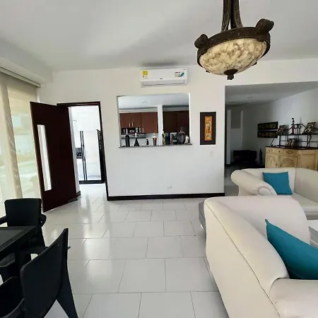 Apartamento Vista Directa Al Mar Con Amplia Terraza Y 3 *