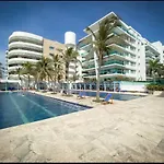 Vista Directa Al Mar Con Amplia Terraza Y 3 Habitaciones