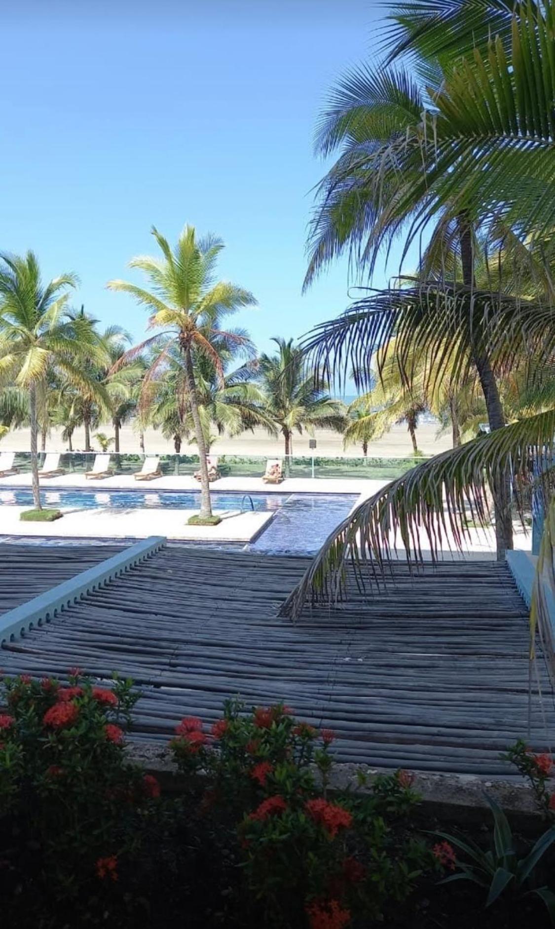 Apartamento Vista Directa Al Mar Con Amplia Terraza Y 3 *